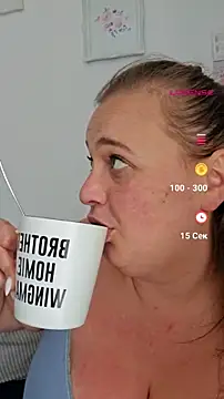 Snapshot of Blondibaby chatting on 07-07-26, 09:46 Blondibaby online show from 07-07-26, 09:46