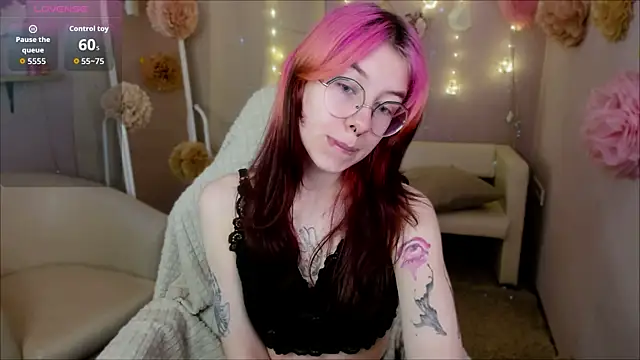 Alice Nyx online show from 05-15-26, 08:38