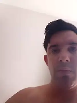 Roger1986  online show from 04-05-26, 03:09