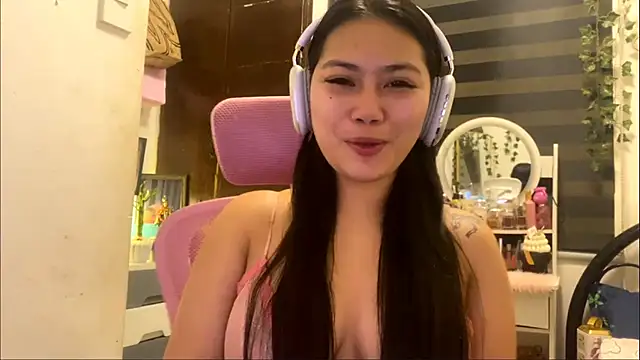 Snapshot of GlindaDejardin chatting on 05-25-26, 10:16 GlindaDejardin online show from 05-25-26, 10:16