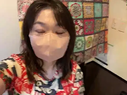 Snapshot of lemonade_madame chatting on 06-19-26, 12:37 lemonade madame online show from 06-19-26, 12:37