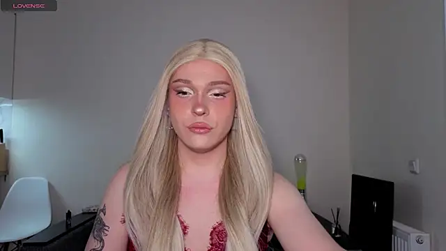 Alena dubai  online show from 04-06-26, 03:13