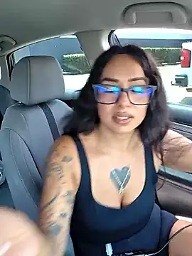 Controllercutie online show from 05-24-26, 05:51