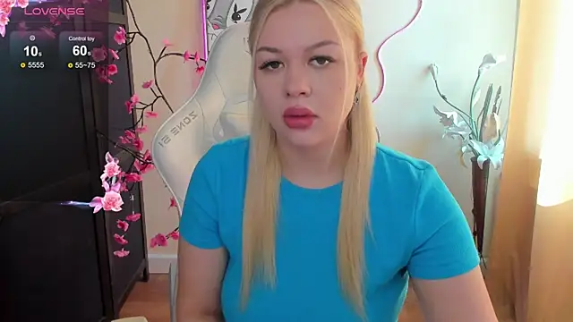 AmeliePeach online show from 06-16-26, 01:52