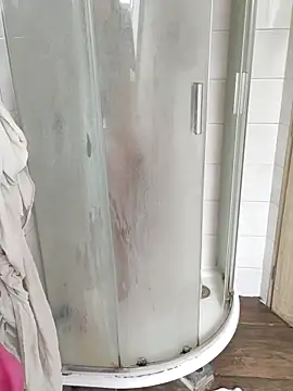 Snapshot of LadyFontaine chatting on 04-05-26, 09:39 LadyFontaine online show from 04-05-26, 09:39