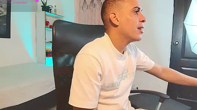 Axel  fierro online show from 04-04-26, 10:51