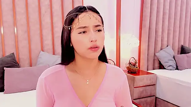 Snapshot of Zoe_Monrow chatting on 06-17-26, 12:18 Zoe Monrow online show from 06-17-26, 12:18