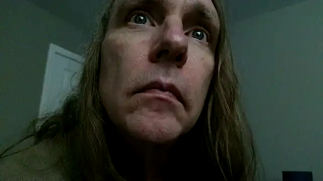 Magnus Luv online show from 05-27-26, 01:57