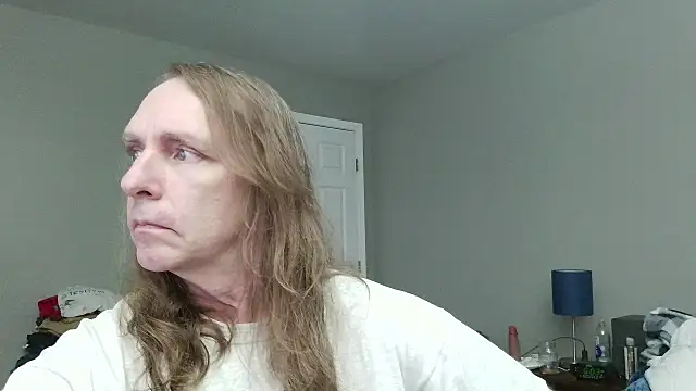 Magnus Luv online show from 07-14-26, 10:04