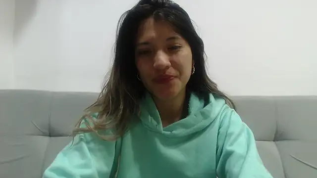 Snapshot of hannajonnes1 chatting on 04-10-26, 01:00 hannajonnes1 online show from 04-10-26, 01:00
