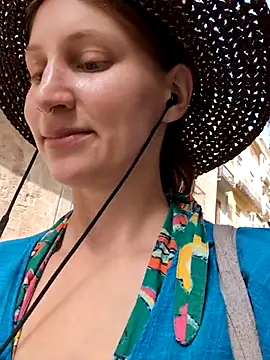 Snapshot of Julialexxxx chatting on 07-17-26, 08:21 Julialexxxx online show from 07-17-26, 08:21