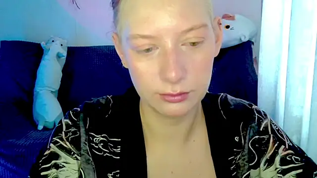 Snapshot of earn_my_lily chatting on 04-18-26, 06:50 earn my lily online show from 04-18-26, 06:50