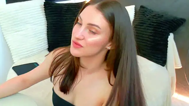 Amira a online show from 05-27-26, 04:20