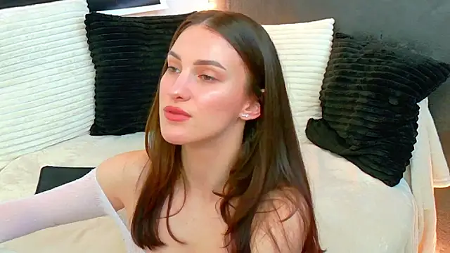 Amira a online show from 05-28-26, 04:21