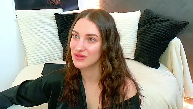 Amira a online show from 05-29-26, 04:21