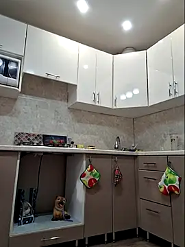 Snapshot of LaliaMia chatting on 10-24-25, 04:42 LaliaMia online show from 10-24-25, 04:42