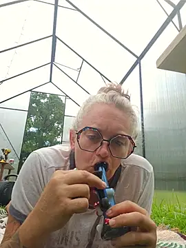 Blondejenn online show from 06-05-26, 12:00