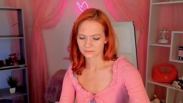 Snapshot of LisaAris chatting on 07-17-26, 07:19 LisaAris online show from 07-17-26, 07:19