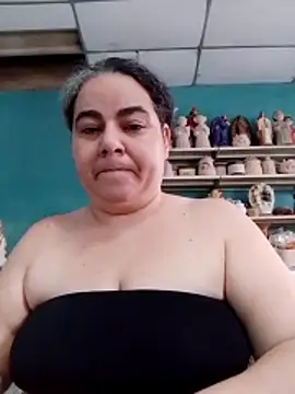 Snapshot of Golositadeamor chatting on 05-20-26, 05:52 Golositadeamor online show from 05-20-26, 05:52