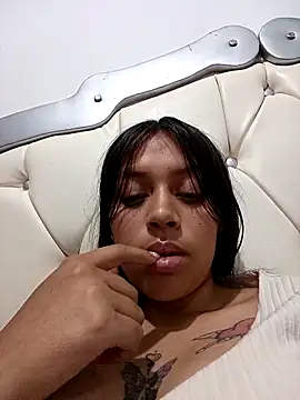 Snapshot of mara-ross chatting on 04-07-26, 04:02 mara-ross online show from 04-07-26, 04:02