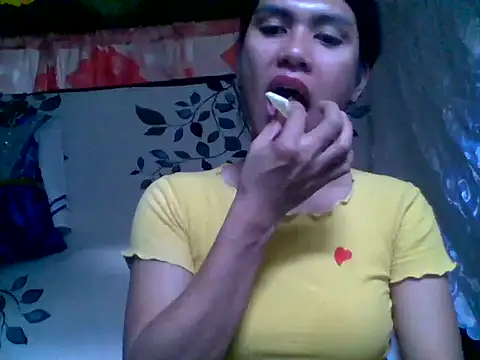 Snapshot of luna_veille chatting on 04-21-26, 04:19 luna veille online show from 04-21-26, 04:19
