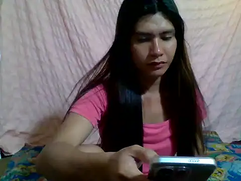 Snapshot of luna_veille chatting on 05-15-26, 04:41 luna veille online show from 05-15-26, 04:41