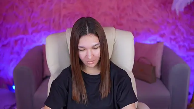 Snapshot of ViolettStar_ chatting on 04-06-26, 07:31 ViolettStar online show from 04-06-26, 07:31