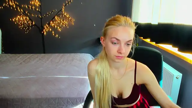 Snapshot of SonnySofia chatting on 04-28-26, 05:34 SonnySofia online show from 04-28-26, 05:34
