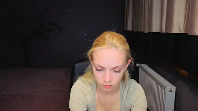 Snapshot of SonnySofia chatting on 05-07-26, 05:40 SonnySofia online show from 05-07-26, 05:40