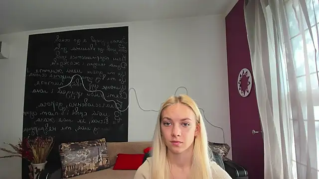 Snapshot of SonnySofia chatting on 05-22-26, 05:47 SonnySofia online show from 05-22-26, 05:47