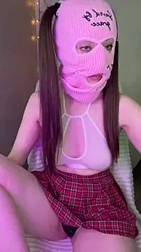 Snapshot of Miroslavva_ chatting on 04-25-26, 03:09 Miroslavva online show from 04-25-26, 03:09