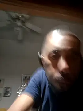 Snapshot of Willybigcock1981 chatting on 05-19-26, 03:46 Willybigcock1981 online show from 05-19-26, 03:46
