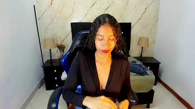 Snapshot of hasley_cute chatting on 05-29-26, 06:50 hasley cute online show from 05-29-26, 06:50