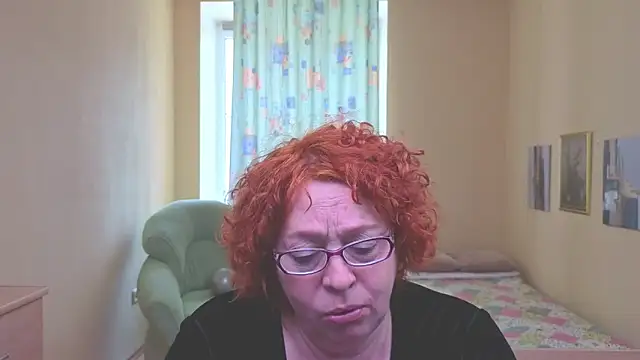 Snapshot of Fara_Flutte chatting on 04-17-26, 08:28 Fara Flutte online show from 04-17-26, 08:28