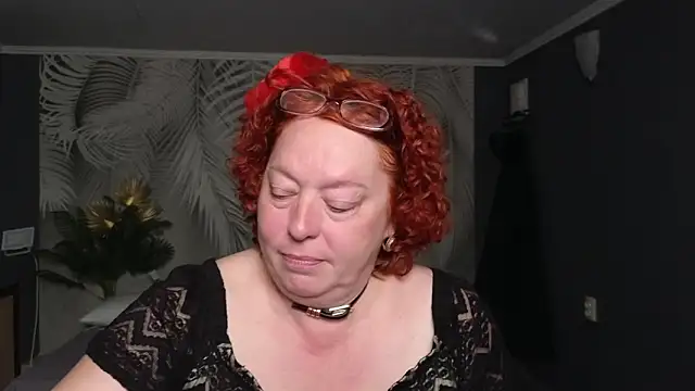 Snapshot of Fara_Flutte chatting on 05-21-26, 05:25 Fara Flutte online show from 05-21-26, 05:25