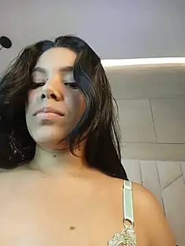 Snapshot of BrendaBloom_ chatting on 05-28-26, 07:33 BrendaBloom online show from 05-28-26, 07:33