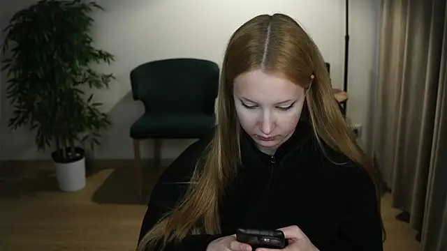 Snapshot of AlmedaWalmer chatting on 04-07-26, 03:23 AlmedaWalmer online show from 04-07-26, 03:23