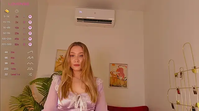Snapshot of Emilicious chatting on 05-19-26, 02:23 Emilicious online show from 05-19-26, 02:23