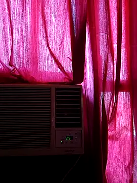 Snapshot of cute_dimple0 chatting on 05-13-26, 07:39 cute dimple0 online show from 05-13-26, 07:39