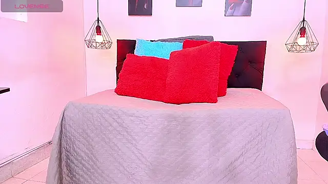 hilary banks1 online show from 07-11-26, 04:48