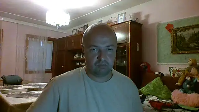 Snapshot of Luceriusbigass chatting on 07-01-26, 06:40 Luceriusbigass online show from 07-01-26, 06:40