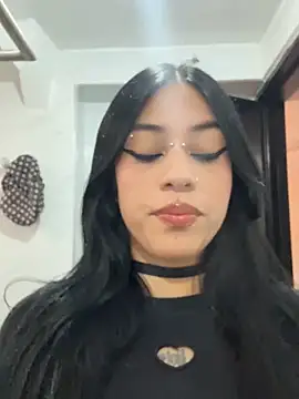 Snapshot of Kattze_ chatting on 04-29-26, 10:16 Kattze online show from 04-29-26, 10:16