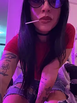 Snapshot of Kattze_ chatting on 05-02-26, 01:21 Kattze online show from 05-02-26, 01:21