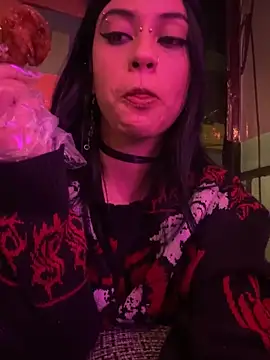 Snapshot of Kattze_ chatting on 05-19-26, 01:33 Kattze online show from 05-19-26, 01:33