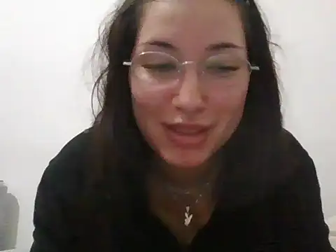 Snapshot of cherryxxox chatting on 04-15-26, 07:15 cherryxxox online show from 04-15-26, 07:15