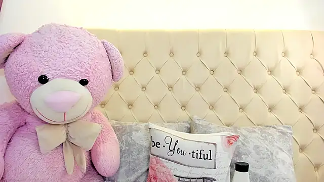 paula amira online show from 04-12-26, 12:43