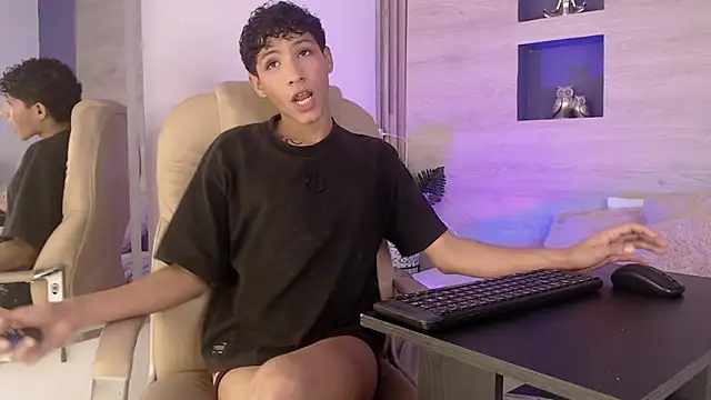 Velvet An online show from 04-22-26, 04:15