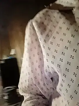 Snapshot of ross001 chatting on 04-10-26, 01:49 ross001 online show from 04-10-26, 01:49