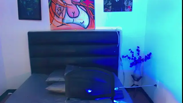 Mia dasilva  online show from 06-27-26, 12:22