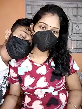 Snapshot of hornycouple096 chatting on 04-30-26, 10:43 hornycouple096 online show from 04-30-26, 10:43